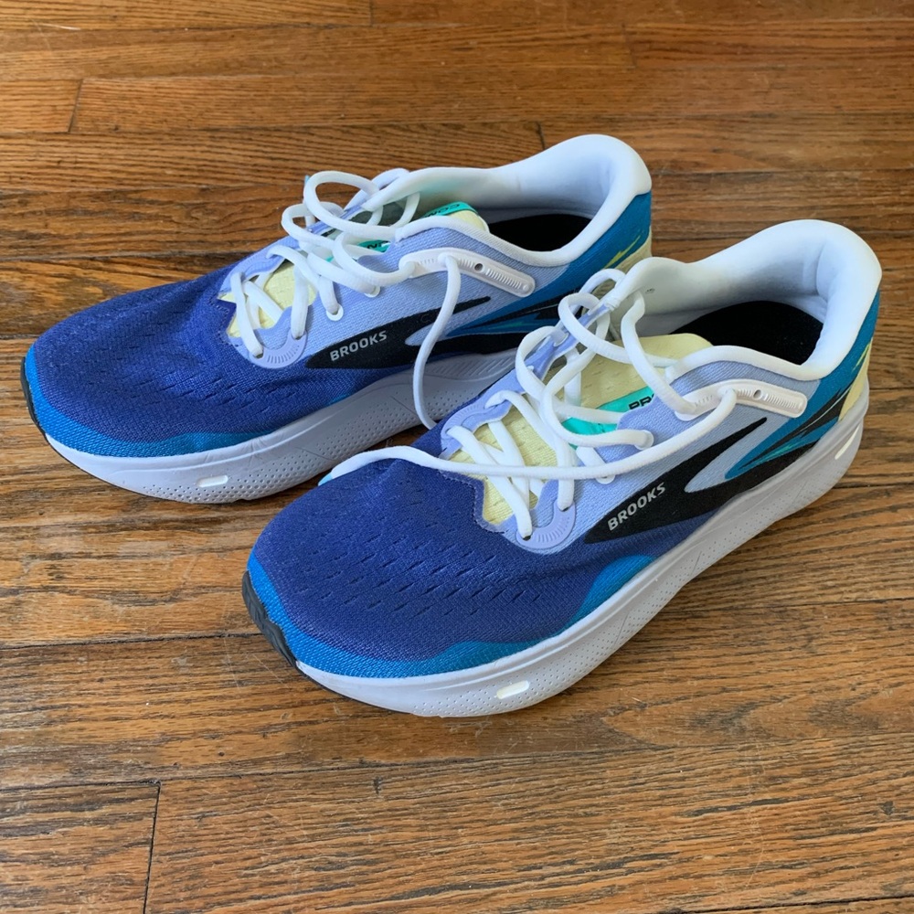 Brooks Ghost Max Damon Brown Limited Edition